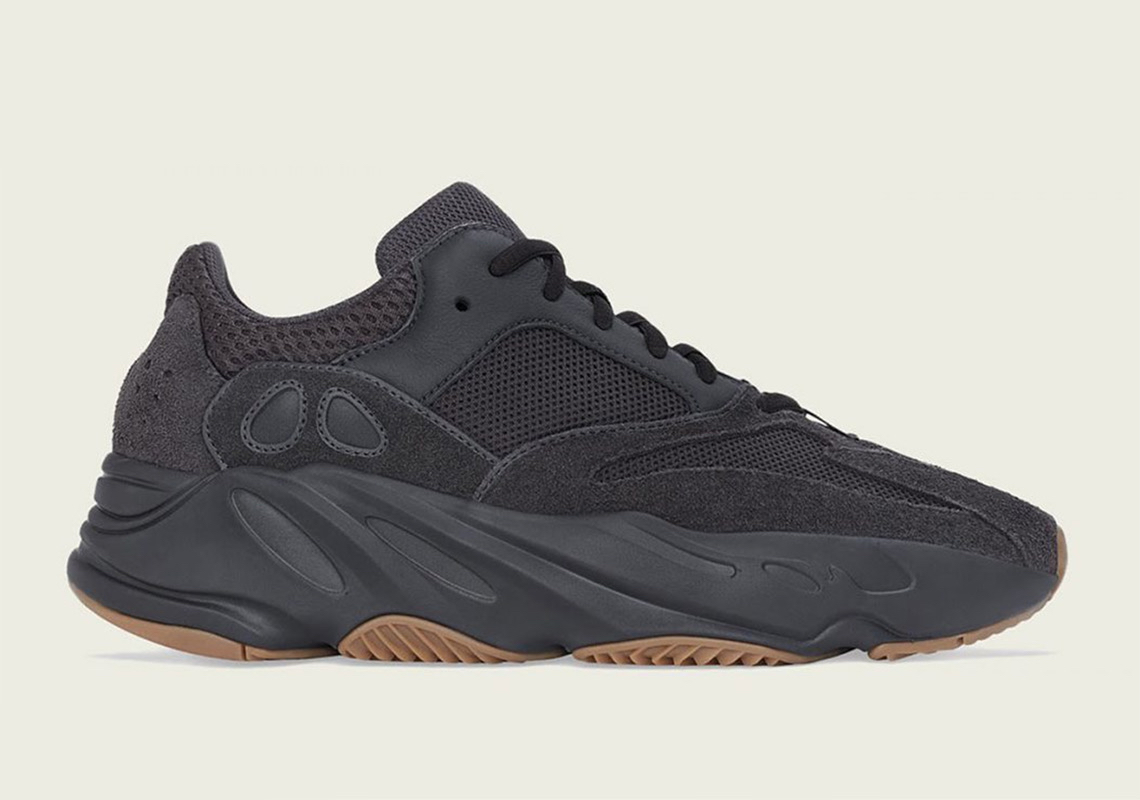 adidas yeezy boost 700 utility black 亮相