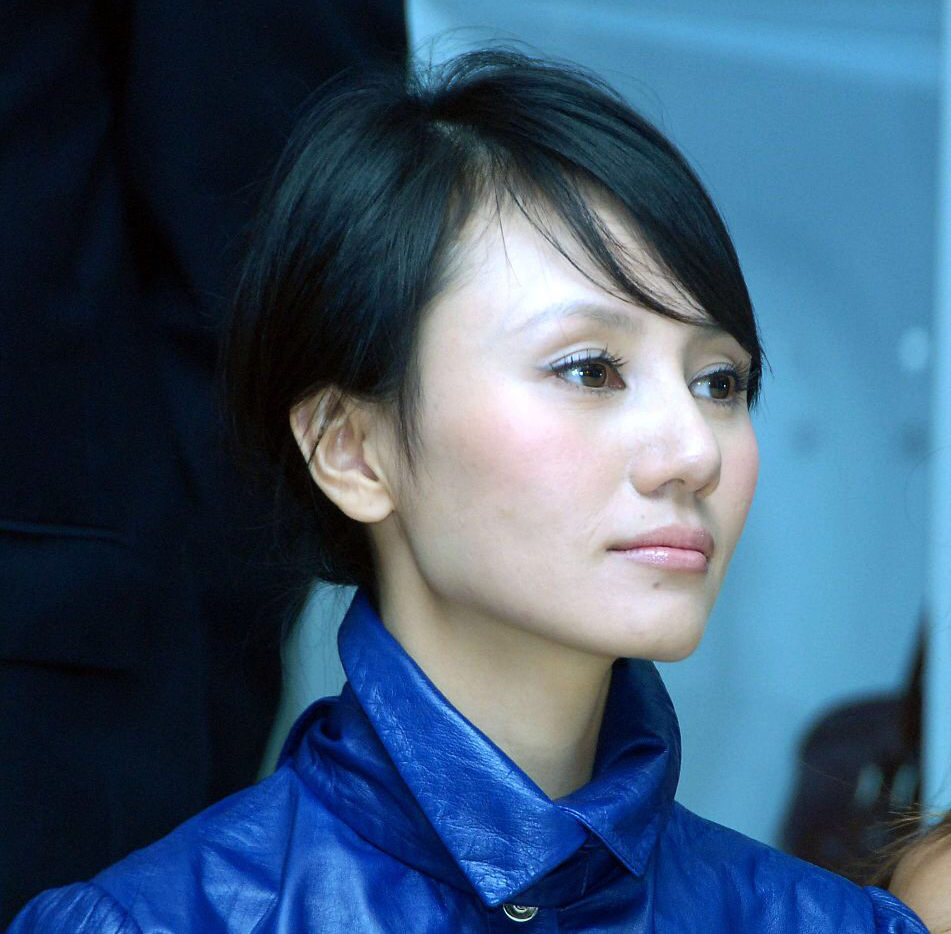 袁泉说她上大学那会特别自卑,为何是因为曾黎?