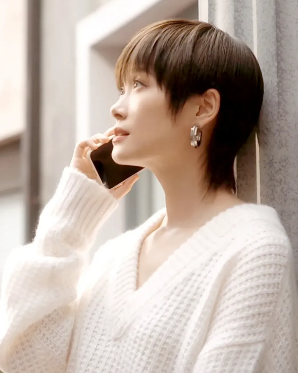 近期gucci发布大秀预告,李宇春青春洋溢,笑容自信灿烂,不愧当代icon.