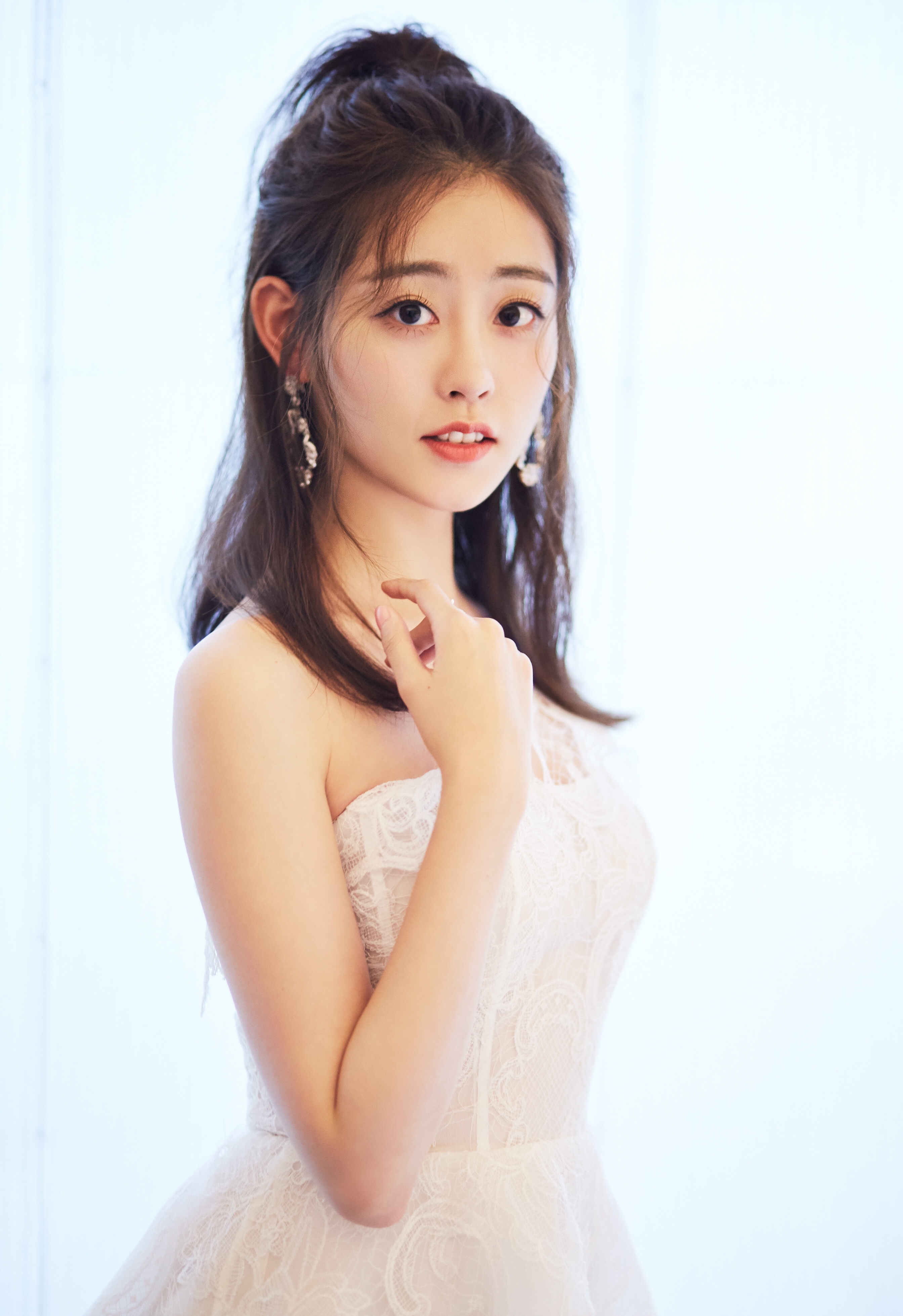 甜美女孩祝绪丹,花容月貌,清纯靓丽,犹如出水芙蓉