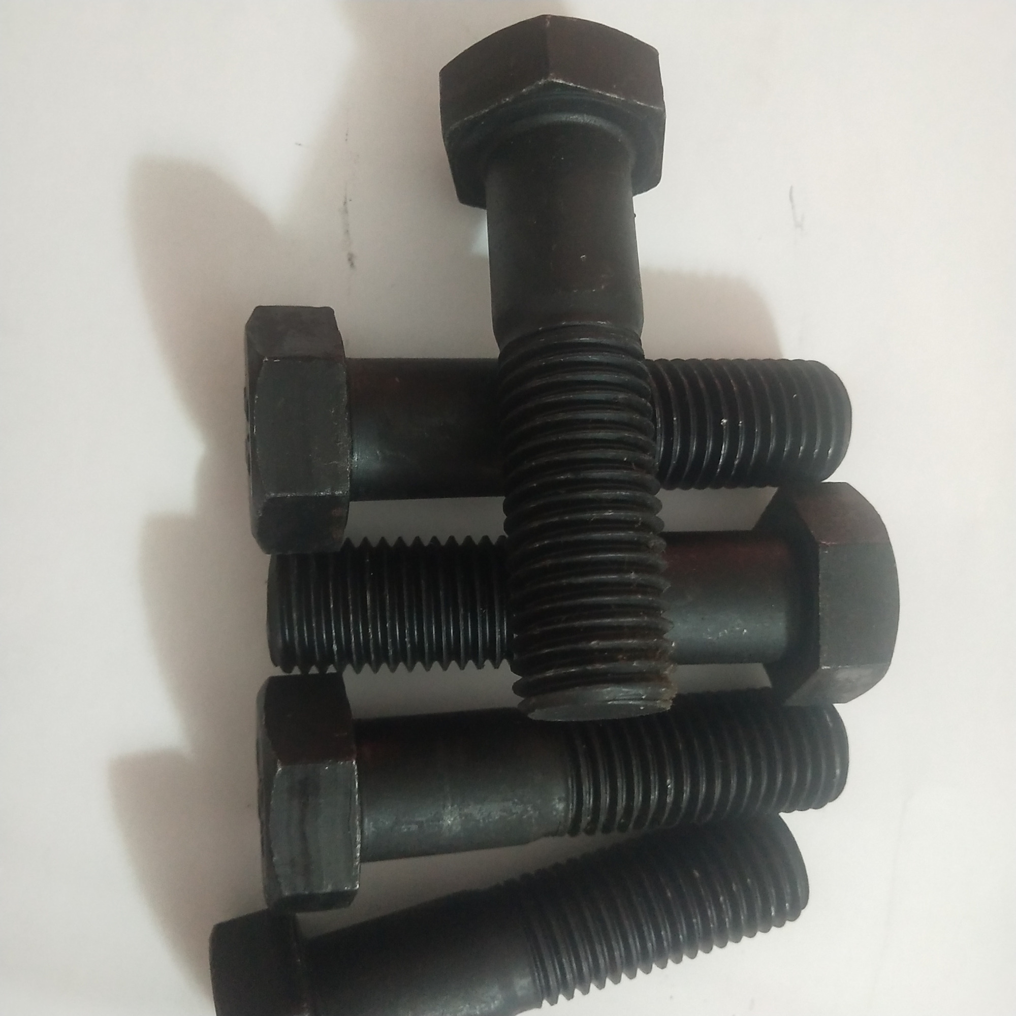 悬挑梁拉杆高强螺栓