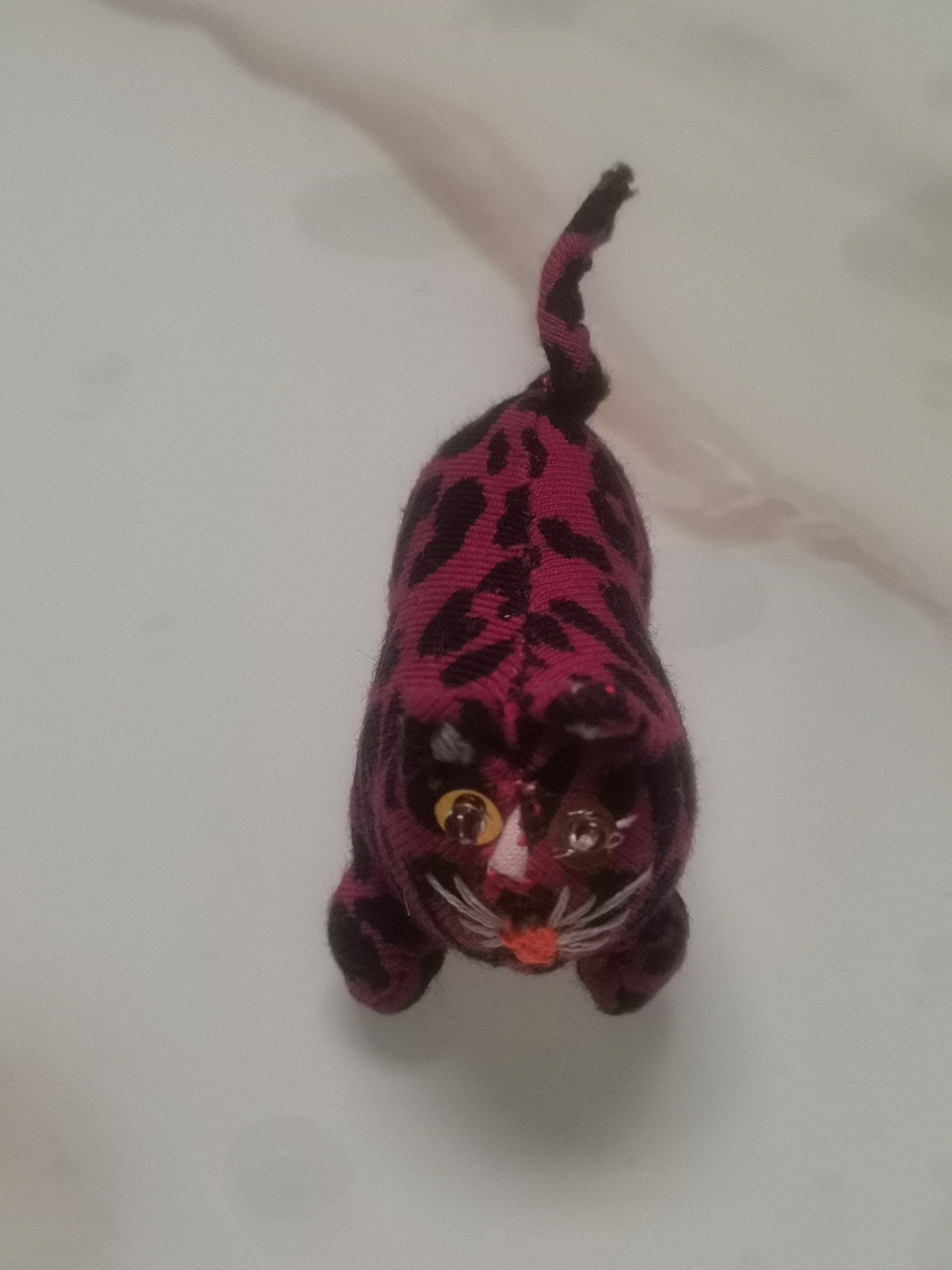 观察了半天自己缝的老虎正面看有点老鼠的猥琐侧面看有点猪的慵懒