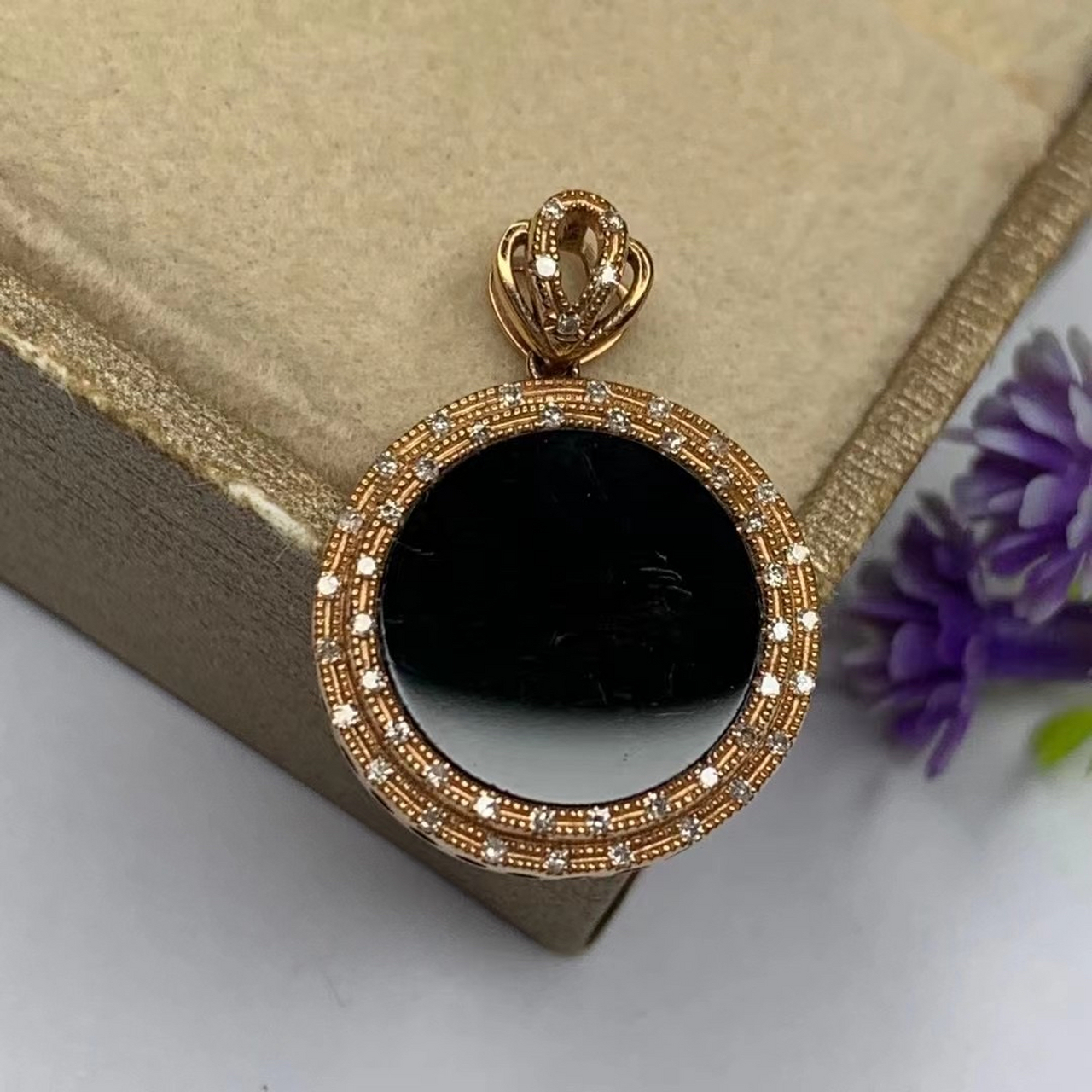 新品成品 墨翠18k镶嵌圆牌吊坠#翡翠