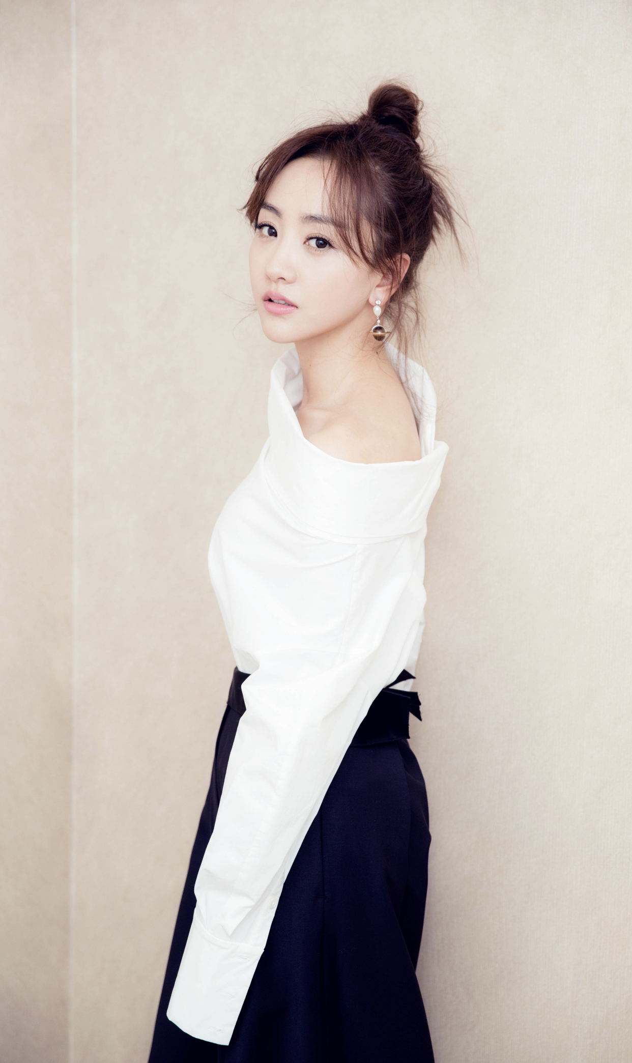 杨蓉高清写真美图:风姿绰约,妩媚动人