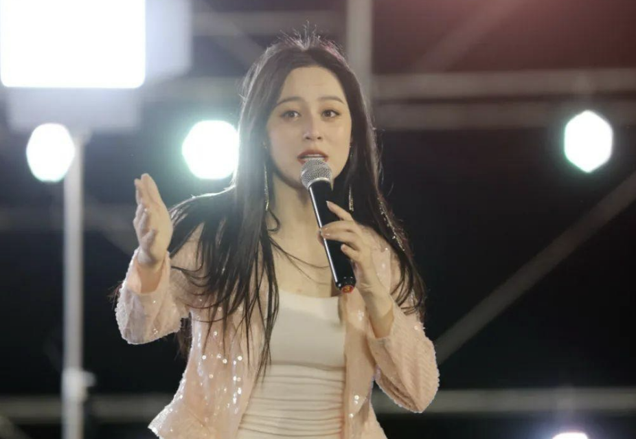 中國網紅歌手唐藝:靠著抖音一步步成長,前婆婆稱她是