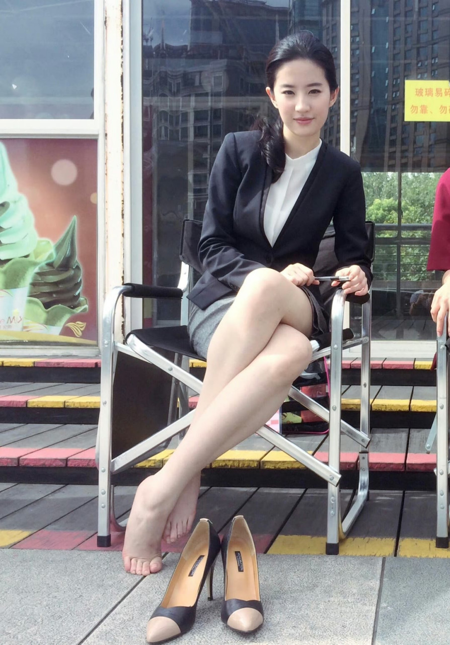 刘亦菲  美脚丫合集