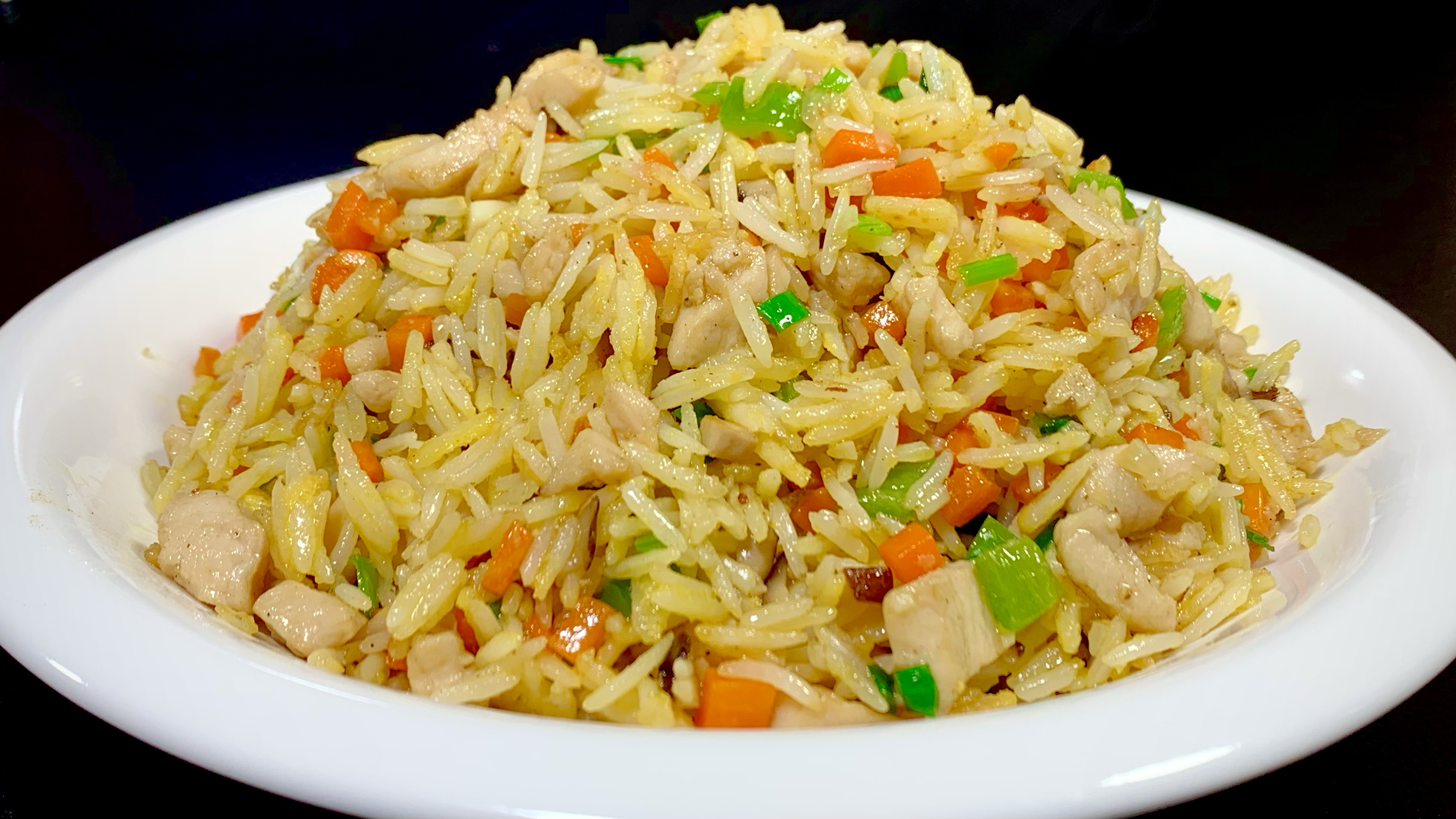 阿朝教你“蛋炒饭”的家常做法，多加几步骤很重要，米饭粒粉分明