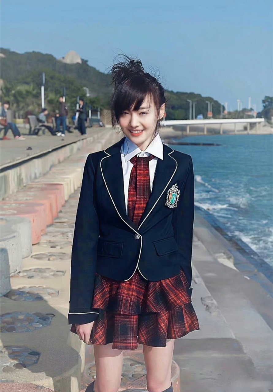当时的她还那么单纯美好#楚雨荨每天骑车二十公里上下学