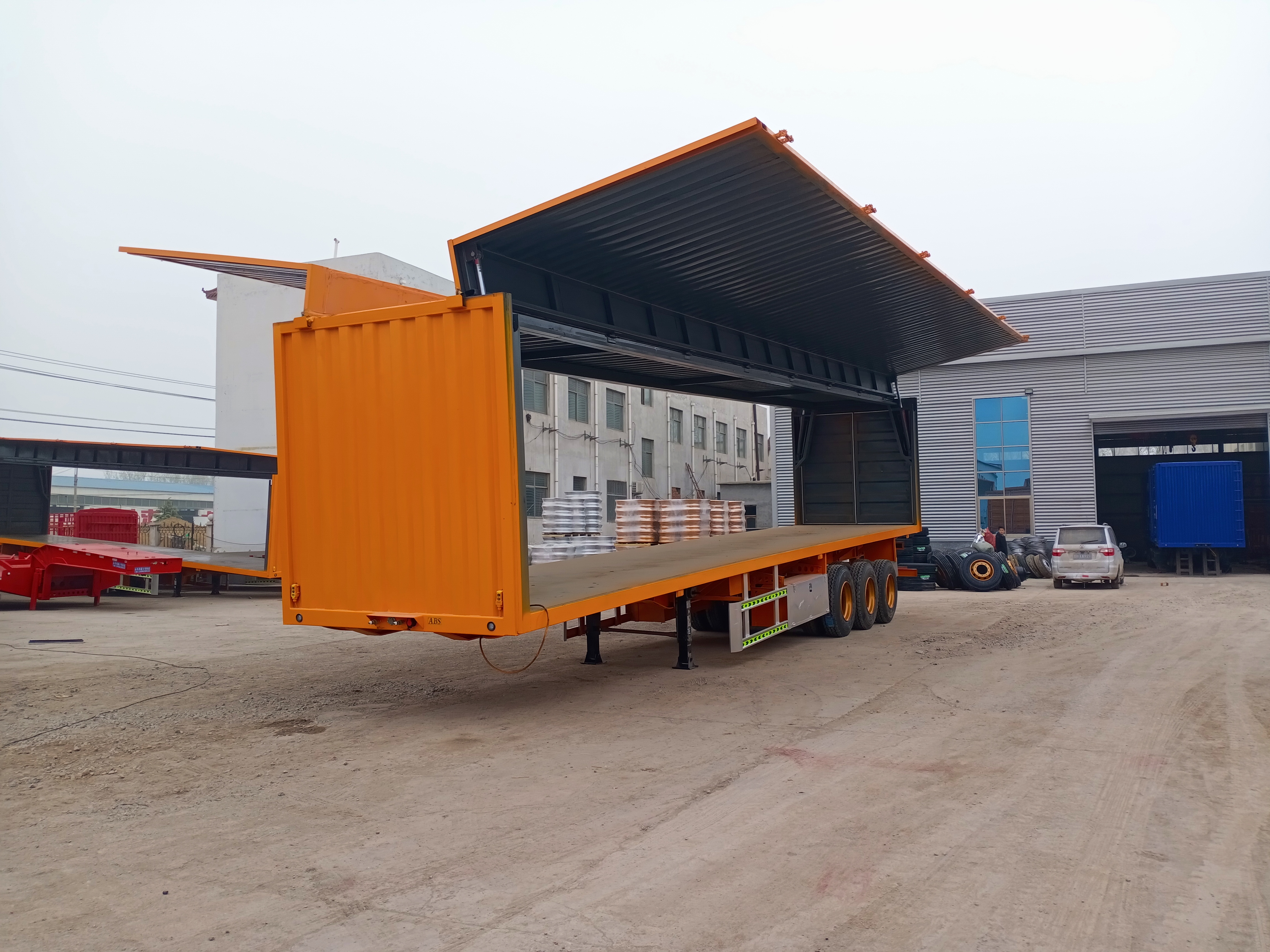 轻量化展翼车飞翼厢式半挂车13米13.75米自重