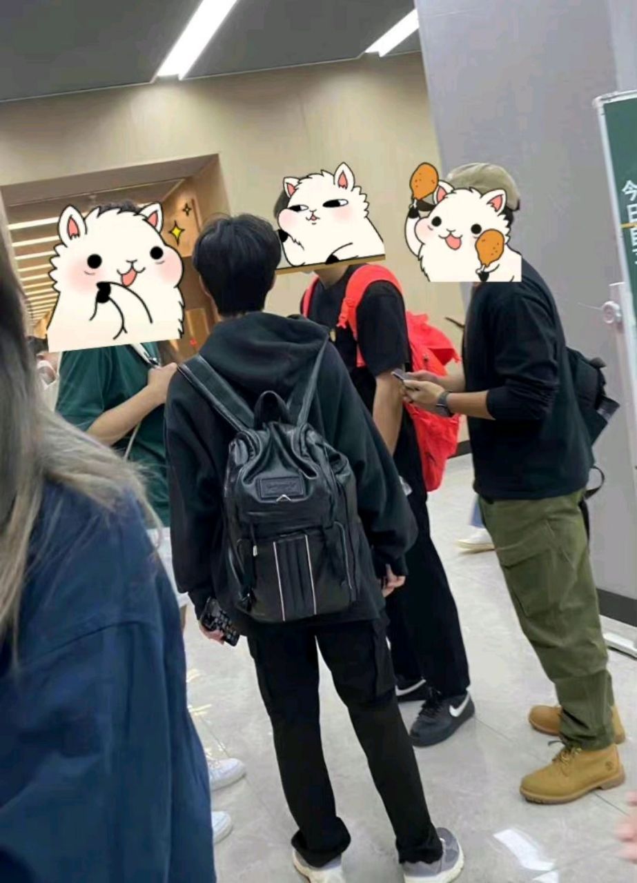 哪个才是贺峻霖的真实身高?#时代少年团