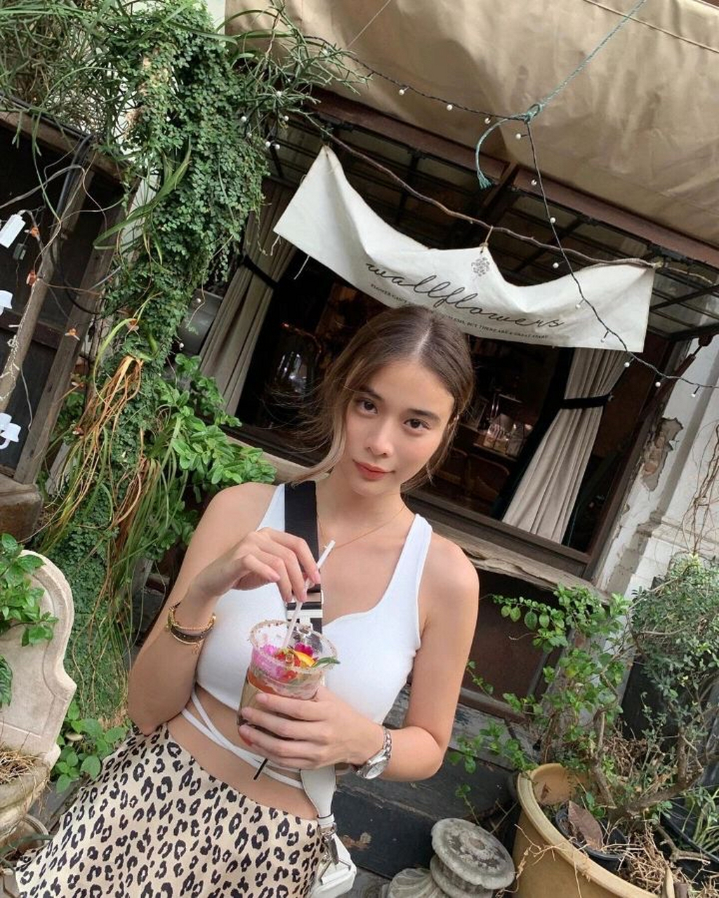 泰国明星雪碧kao昨日更新|||她说"我和量子物理学一样简单"没文化的问