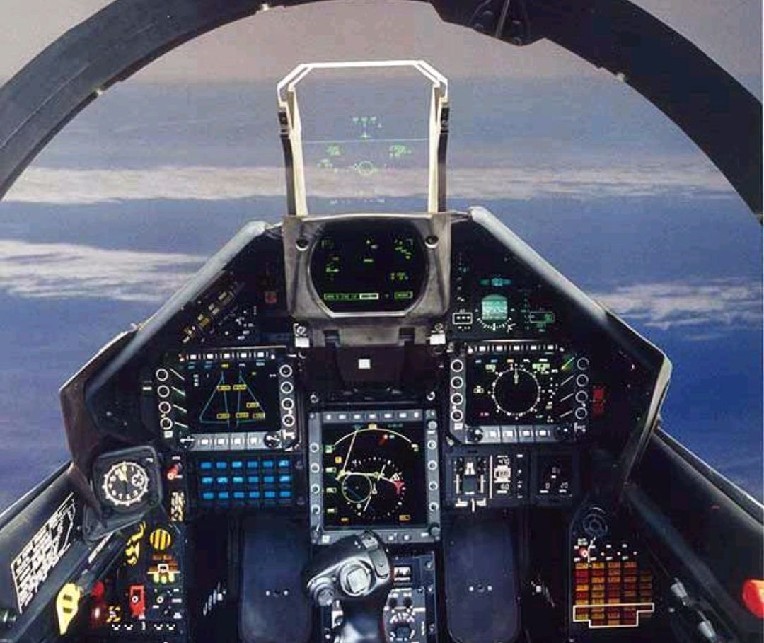 各国战斗机的座舱内部都是什么样的呢?5代机和3代机都有什么区别