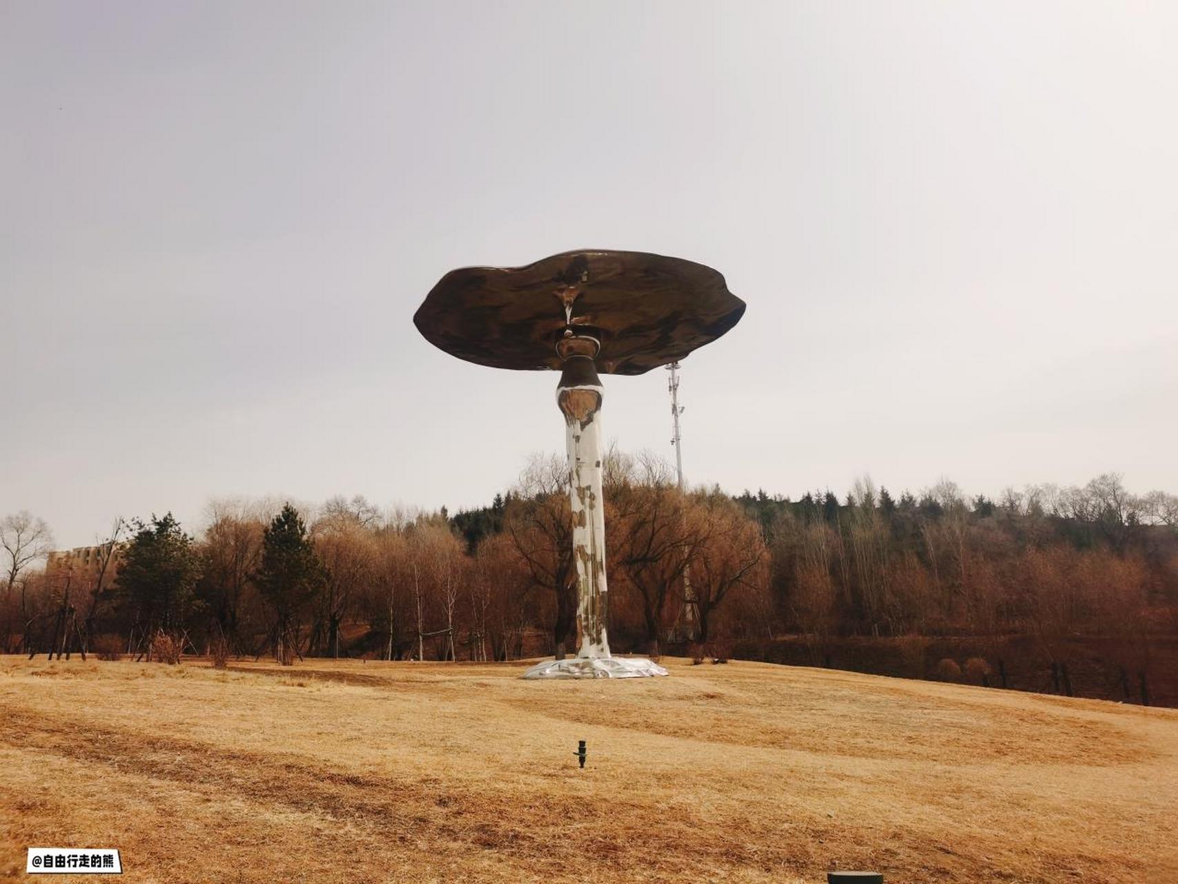 玄天岭文化公园位于吉林省吉林市船营区北极街与望云街交叉口东北方向