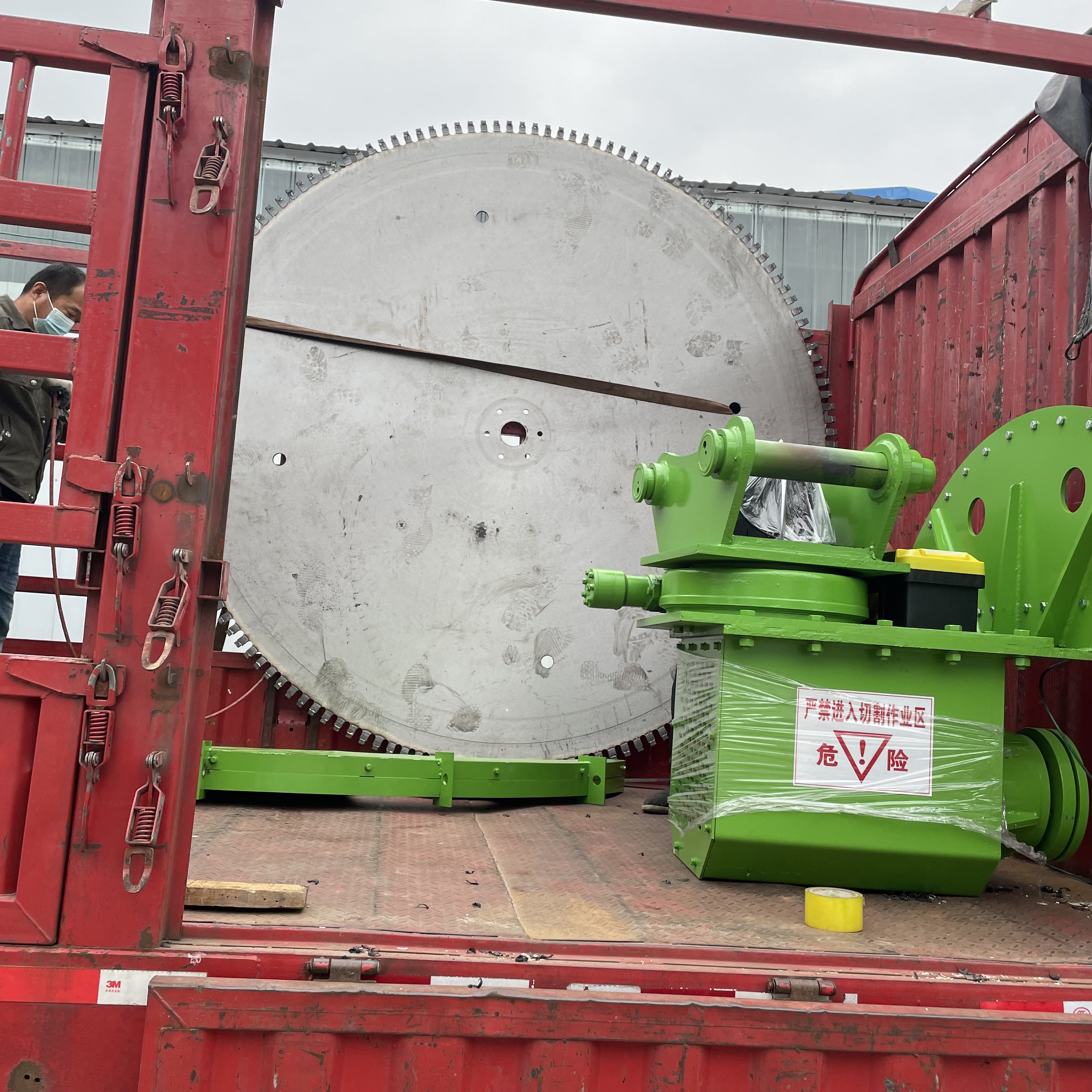 大型挖掘机岩石锯切割圆盘锯360度旋转