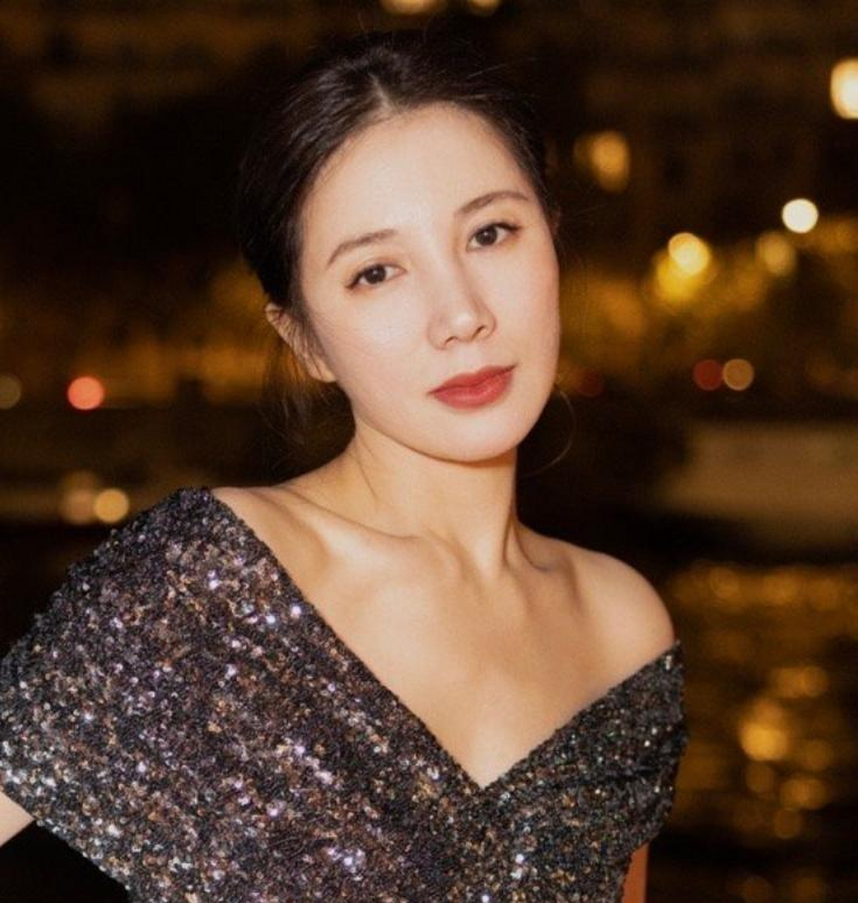 黄景瑜前妻王雨馨再次开撕黄景瑜,曝光聊天记录,引发网友关注.