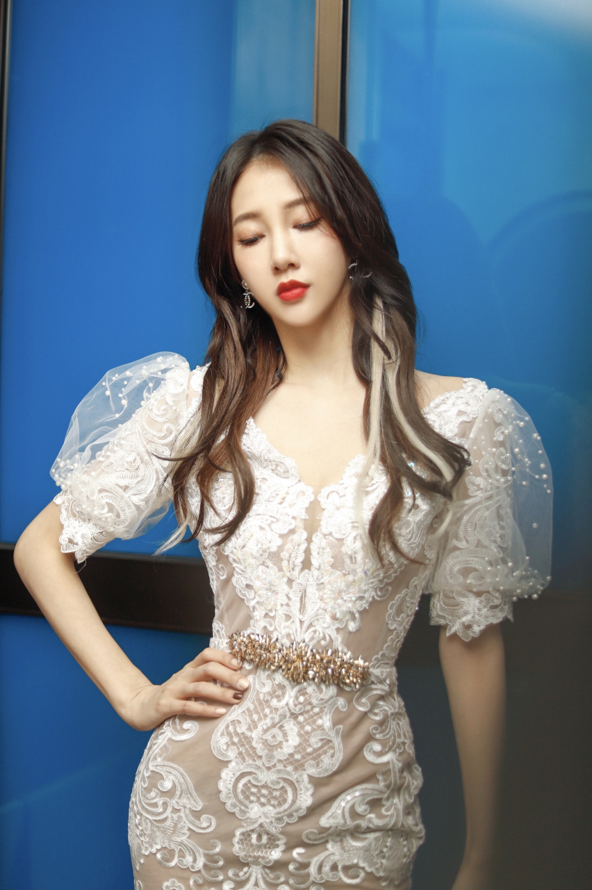 弦子(stringer),本名张弦子,1986年4月22日出生于广西壮族自治区百色