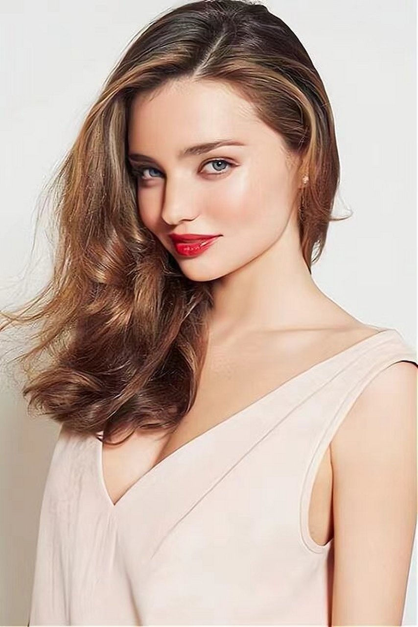 惊艳全球的超模米兰达可儿,拥有天使般的面孔和令人羡慕的身材.