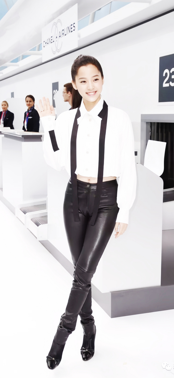 欧阳娜娜的皮裤穿的太性感了,你们发现部位两点了么?