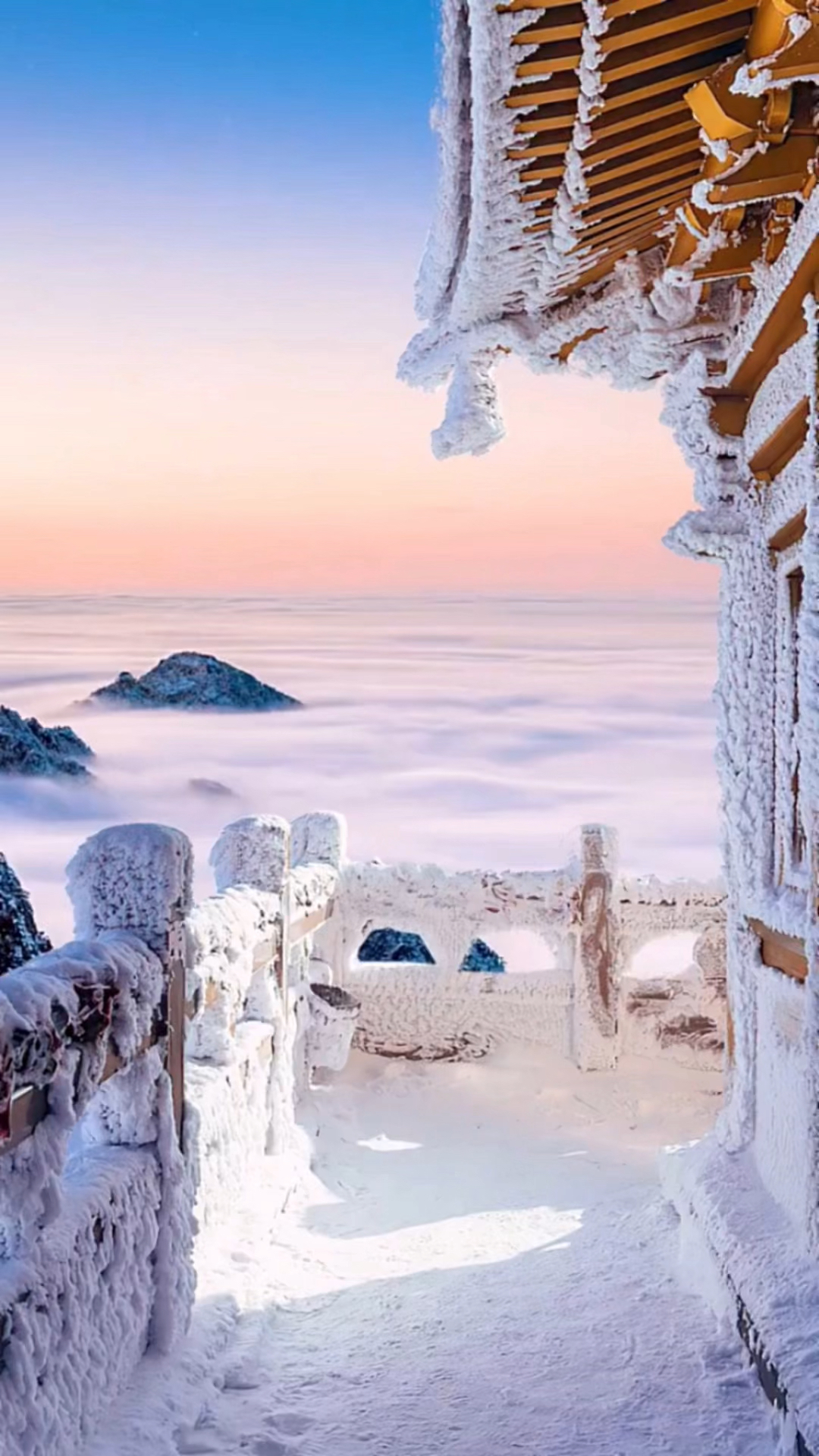 "窗含西岭千秋雪",是何等壮美的意境