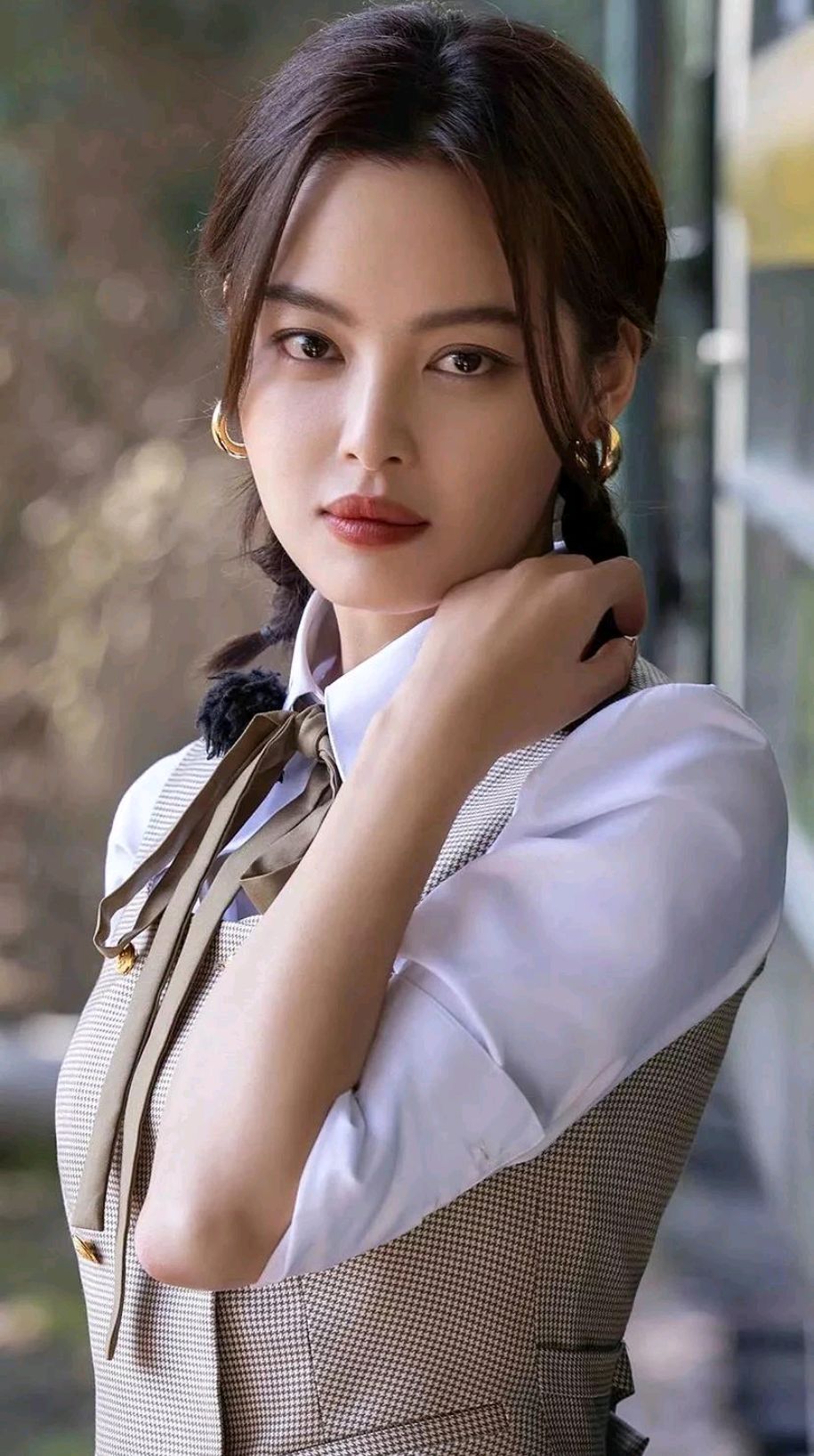 辛芷蕾性感高清写真,唇若丹霞,让人深深迷恋