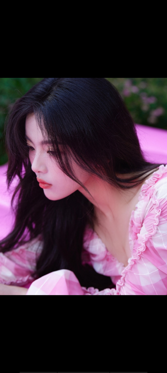 杨超越高清壁纸头像(五十五)[期待]