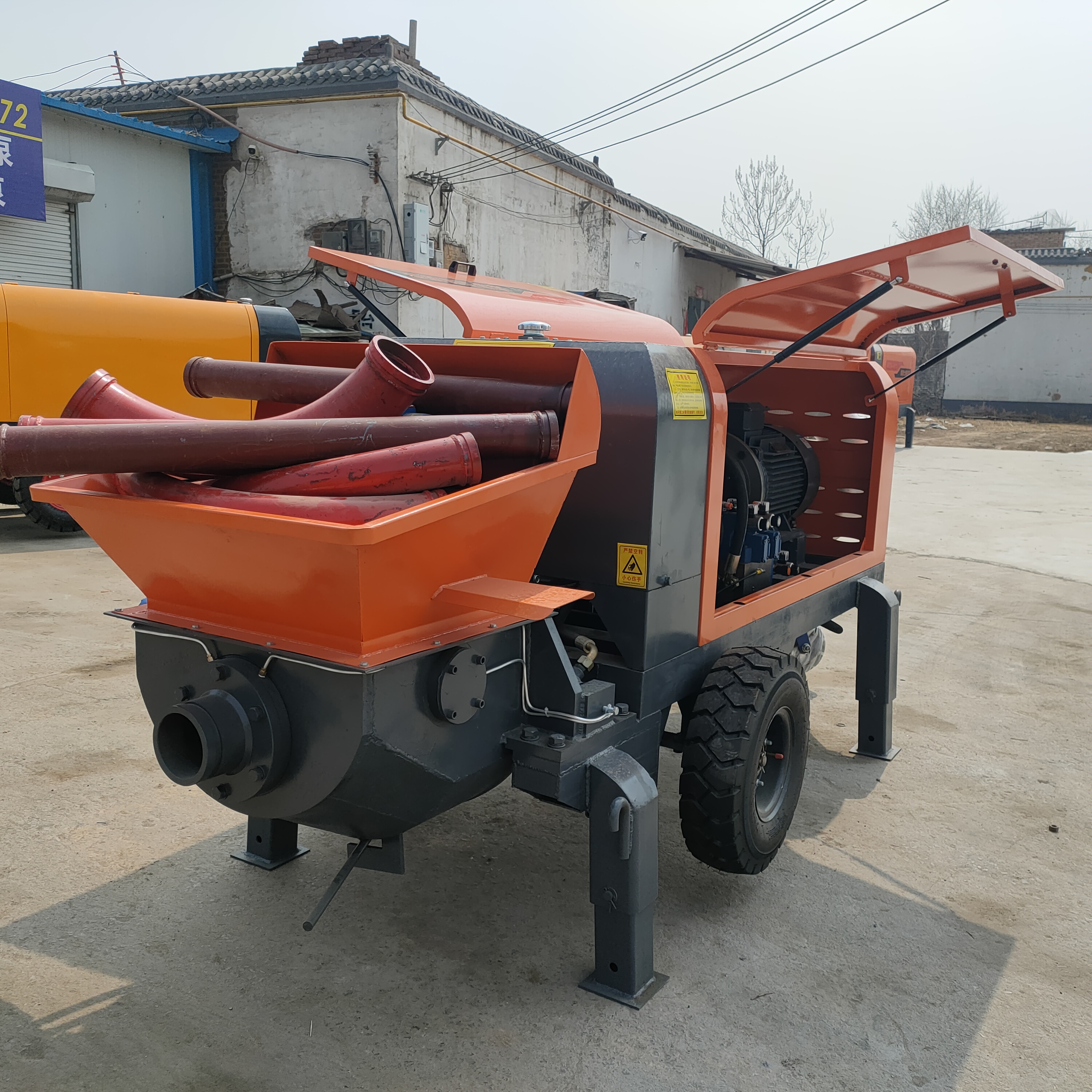 40型细石混凝土泵,细石混凝土输送泵厂家,打垫层地坪150米地泵