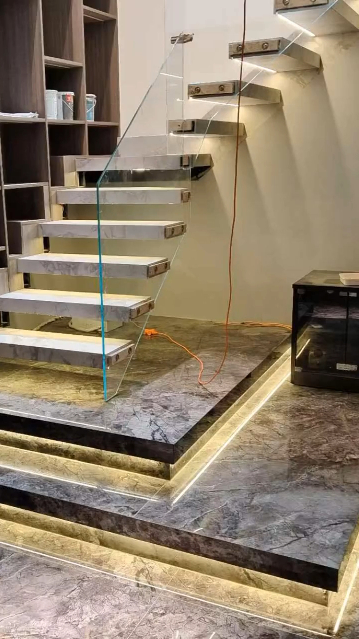 5个小时安装完成的悬浮楼梯