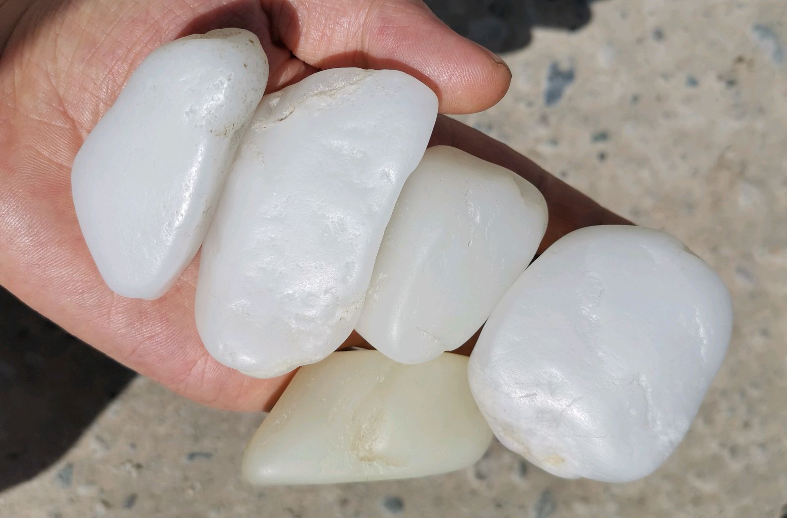 且末料中的白玉,你见过多少呢?让人爱不释手的新疆白王山料