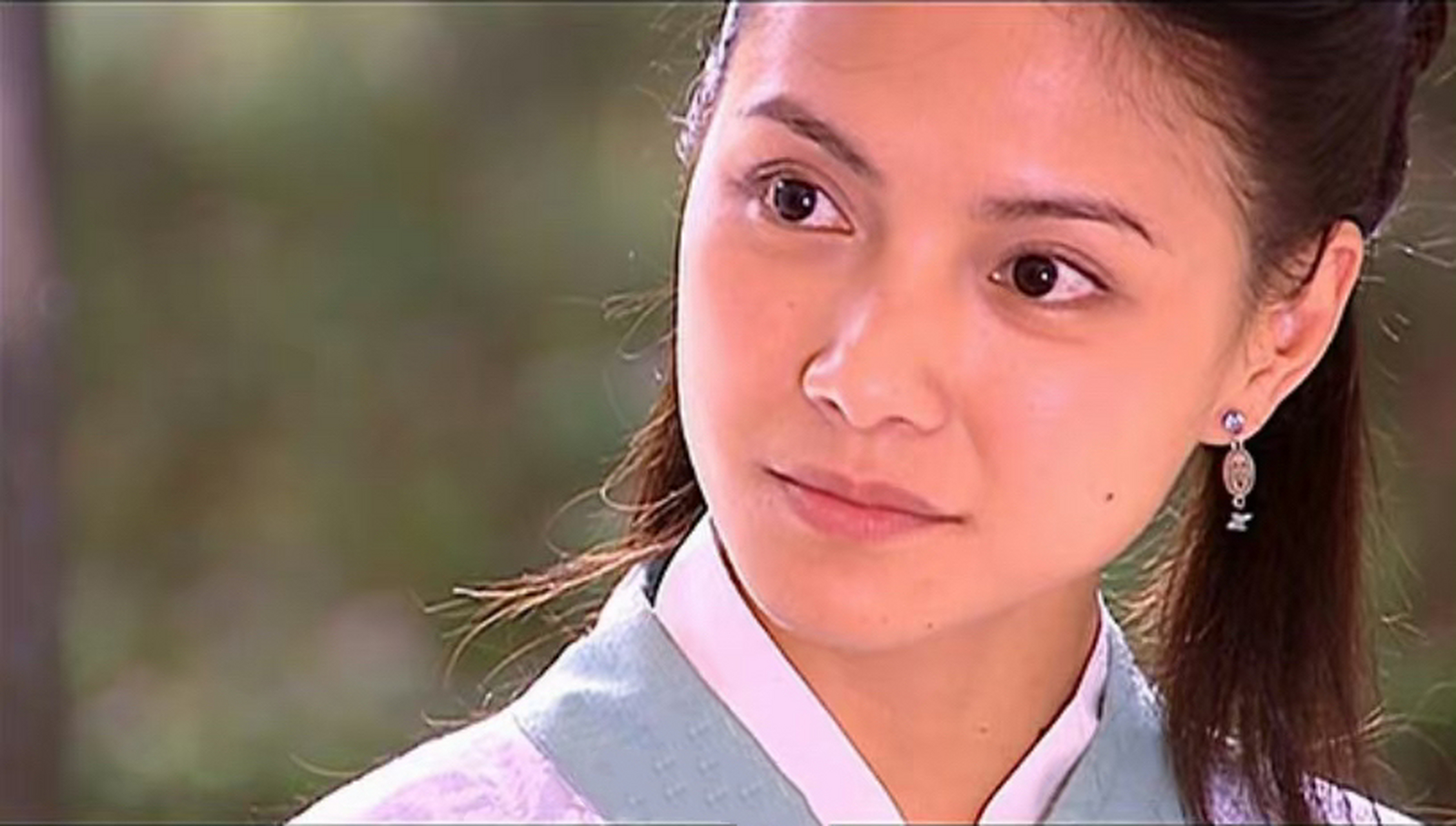 重刷大人物,我发现不仅李心洁好像没化妆,谢霆锋似乎也没化妆,严宽