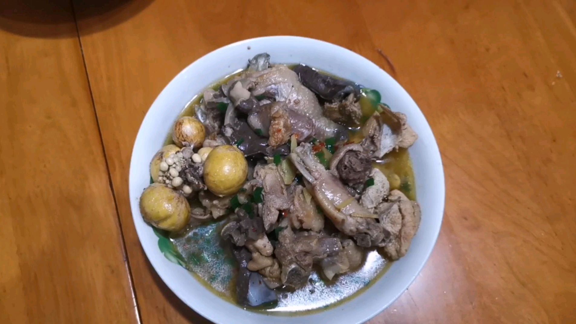 50元一斤的土鸡,买了给孩子补身体,这样炒能让孩子食欲大增