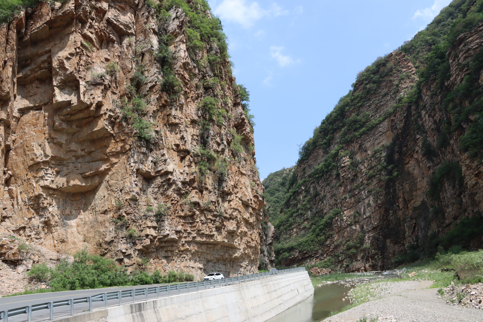 这个夏天,就来龙潭沟这里戏水