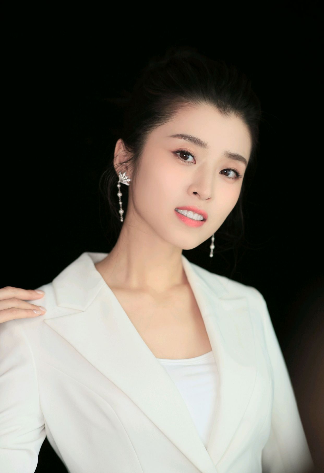 明星写真美图|李若嘉