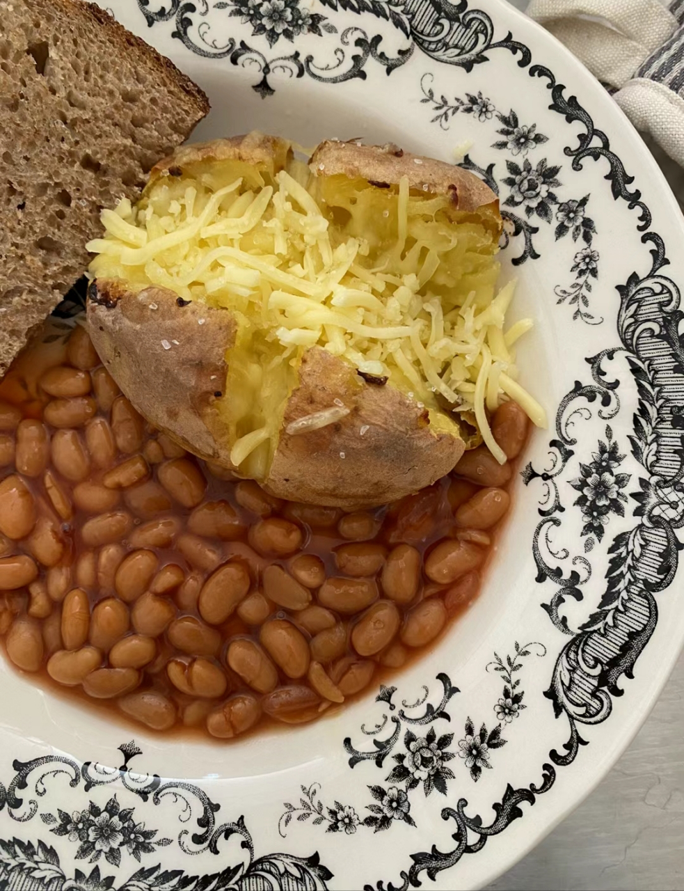 英国美食之jacket potato🥔🥔🥔 英国少数美食之一哈哈 做法