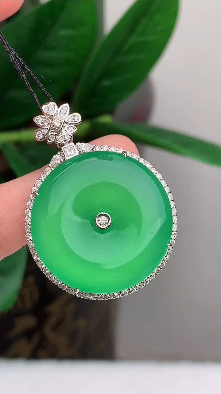 天然a货翡翠 g 1007 18k金伴钻镶嵌冰种满绿平安扣吊坠 玉质细腻 种水