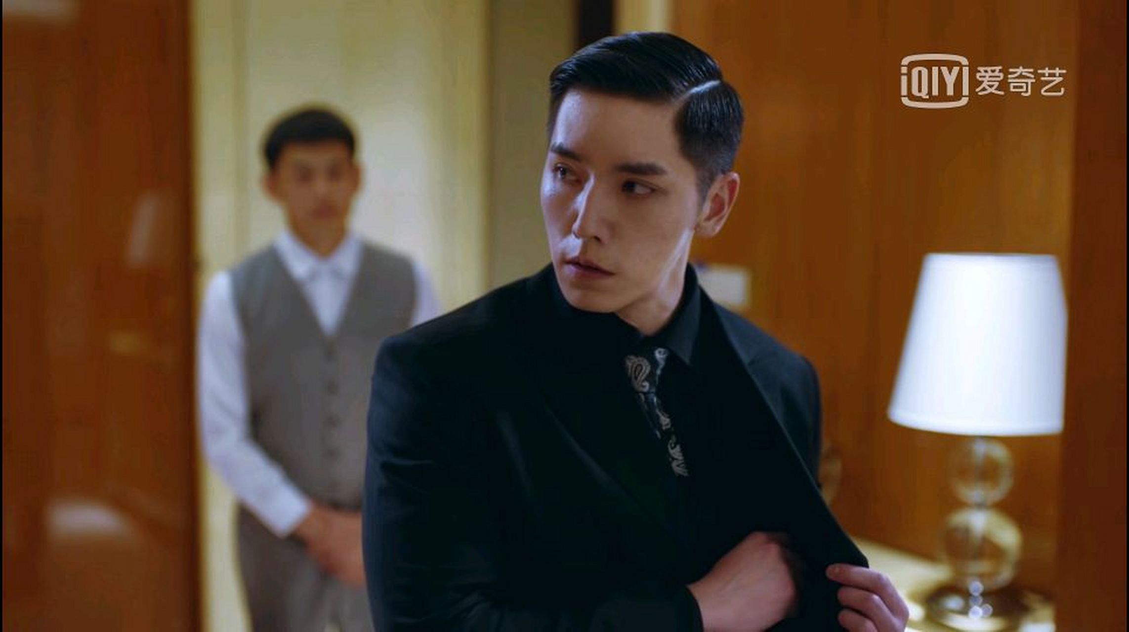 电视剧暴风眼#  第36集,史上最帅男杀手——蝙蝠落网.