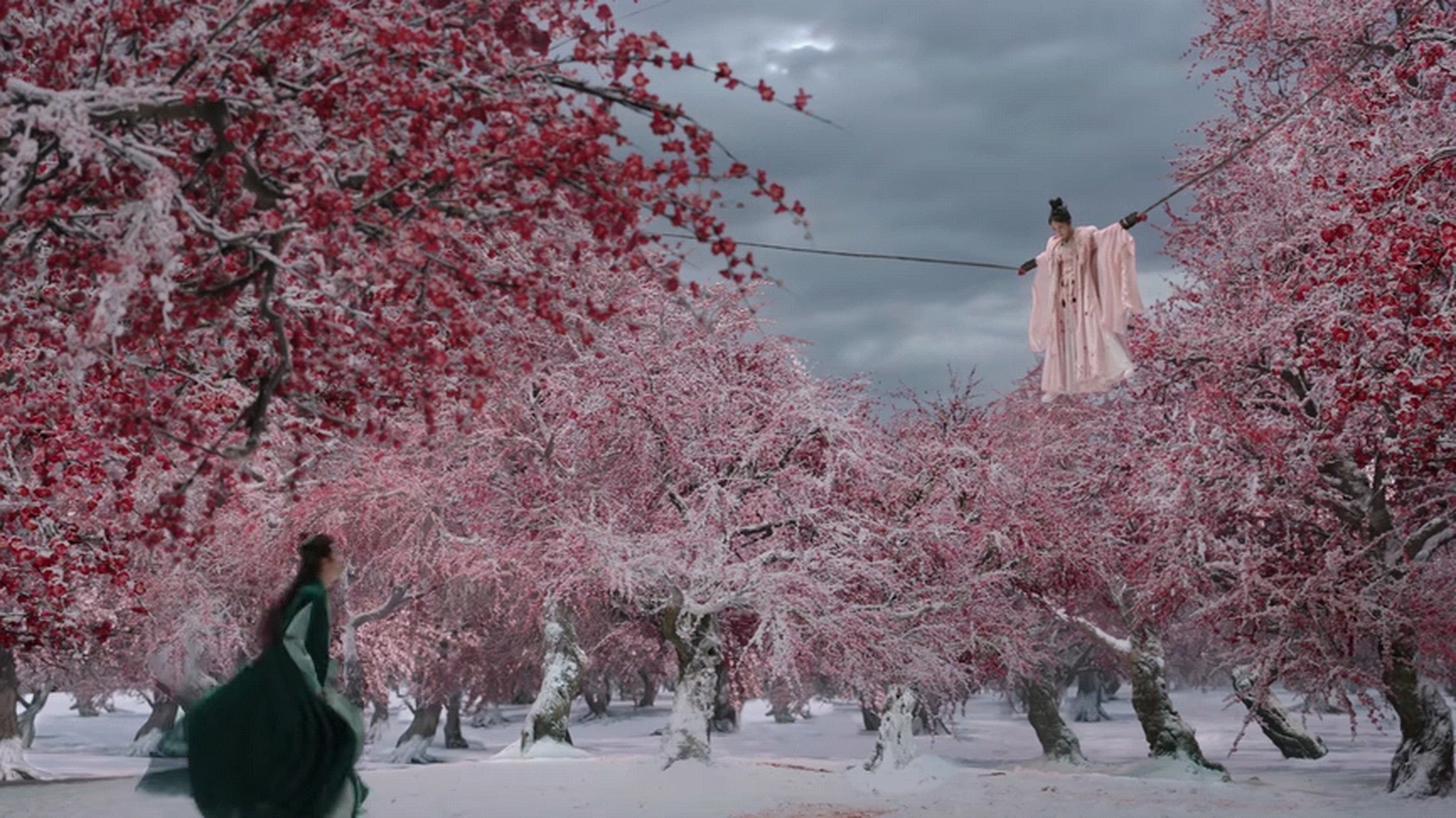 在梅林,涂山璟可以正大光明与小夭殉情;而相柳要救小夭还得遍体鳞伤的