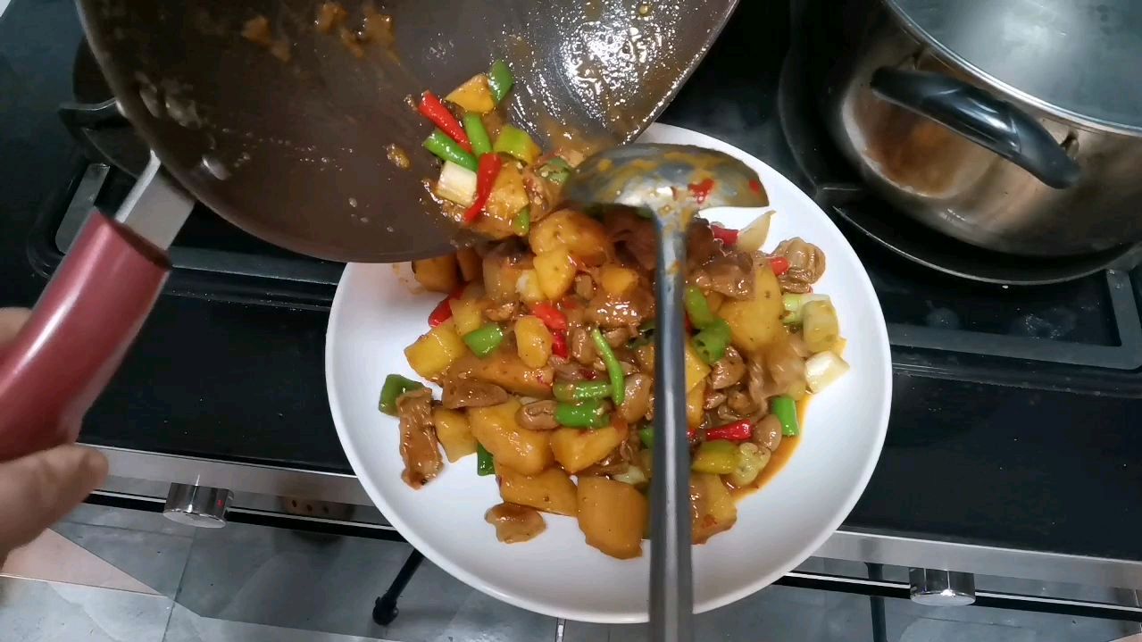 土豆烧肥肠的正确做法,赶快试试吧