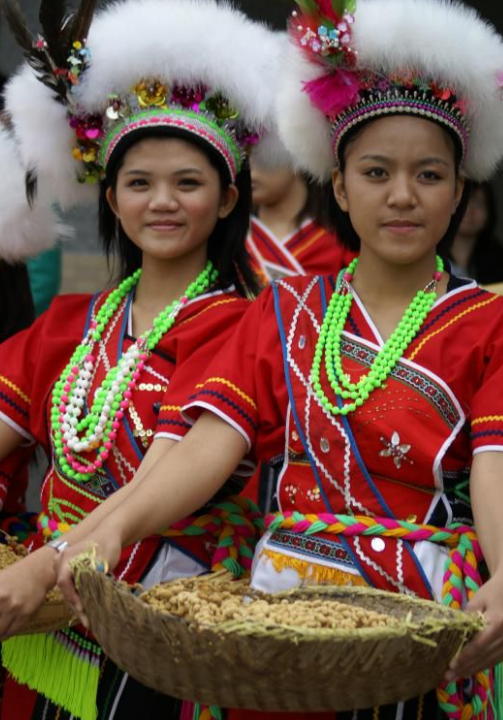 高山族人民将茶文化,民族文化融入到杵舞中