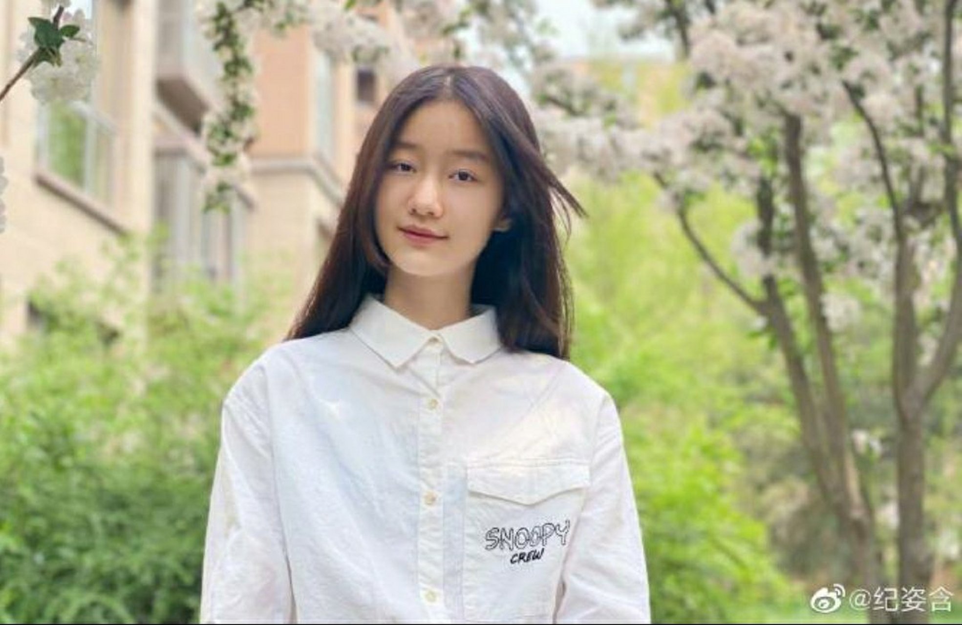 当年在电视剧《甄嬛传》里饰演温宜公主的纪姿含,如今已经是一个如花