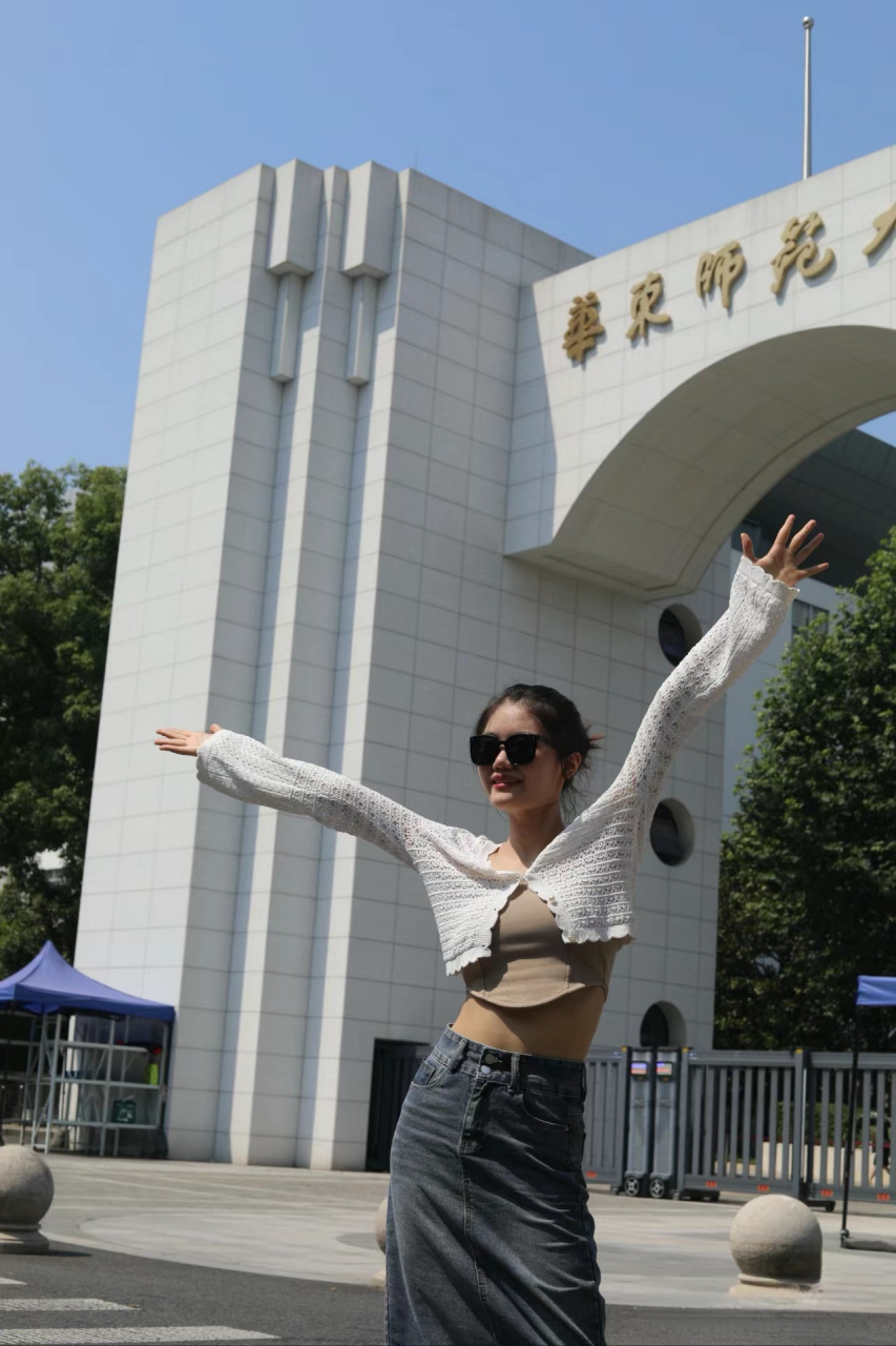 上海华东师范大学大门漂亮吧?  #大学# #考研# #美女