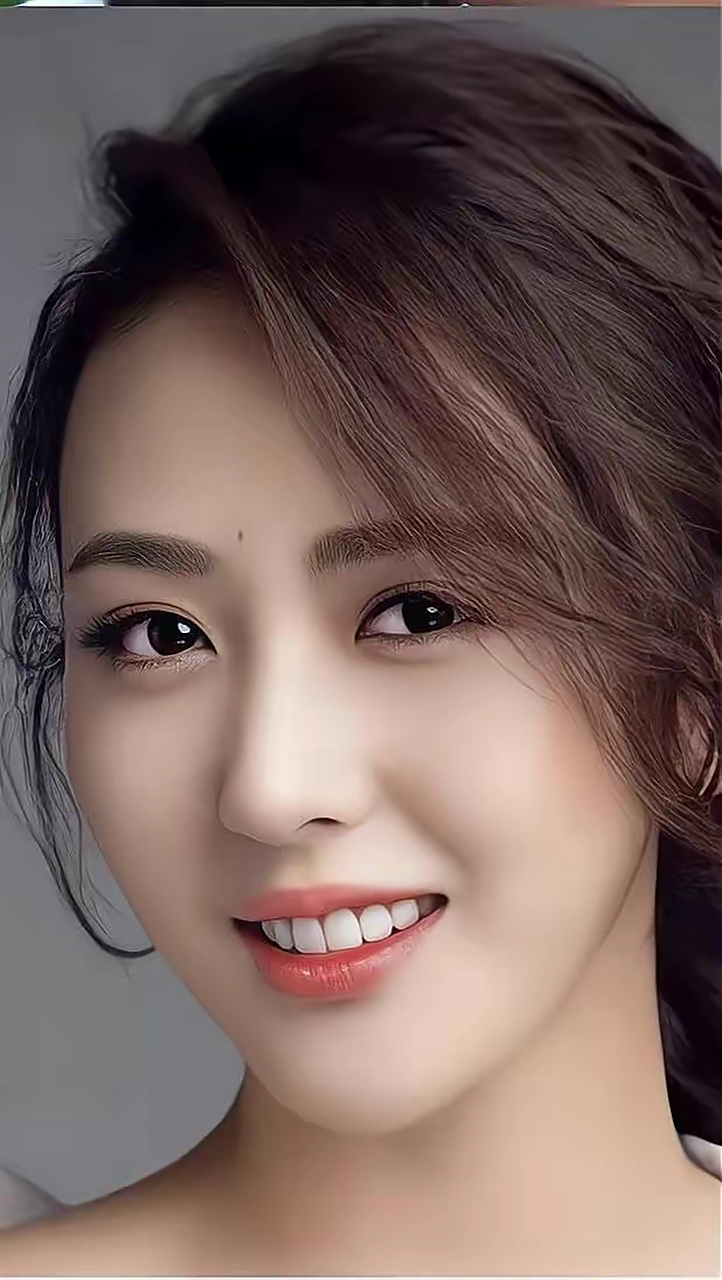 美女明星徐小飒,甜美淡雅,温柔灵动,这种长相越老越美丽