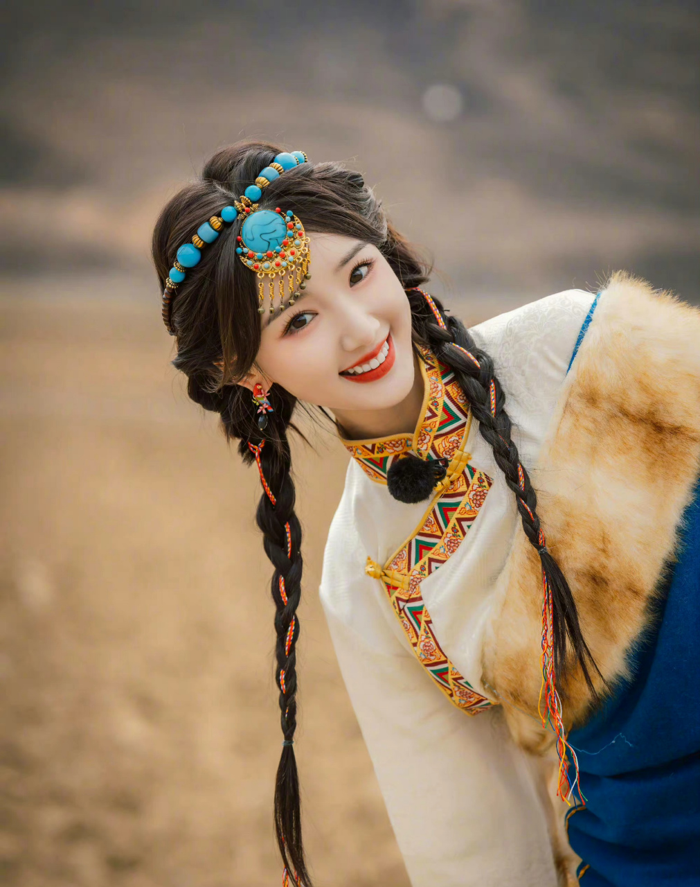 毛晓彤笑起来好甜