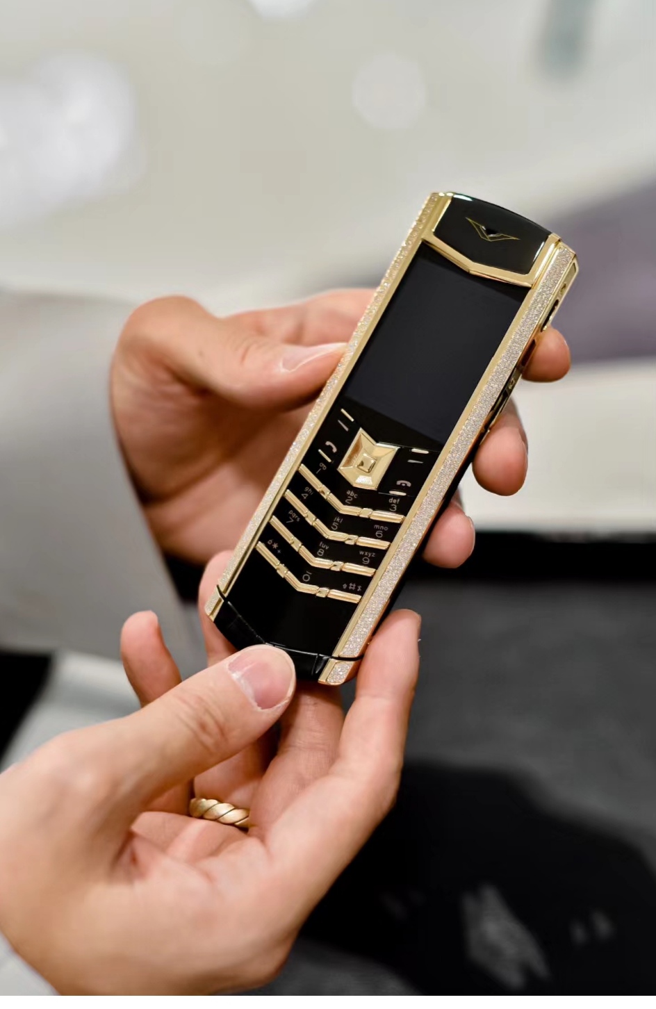 濮阳哪有卖威图vertu手机的