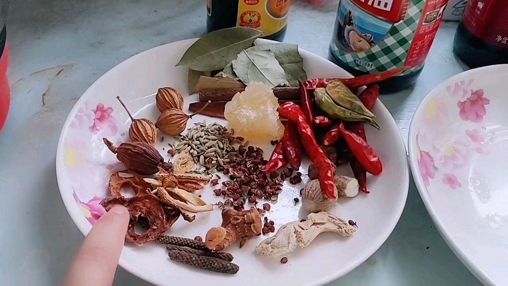 升级版香酥卤鸭腿教程来啦,真是夏天很好的一道卤味