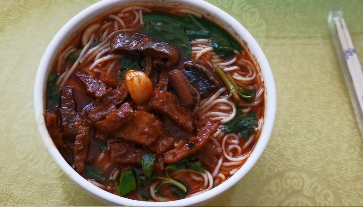 新兴饭店鳝鱼米线