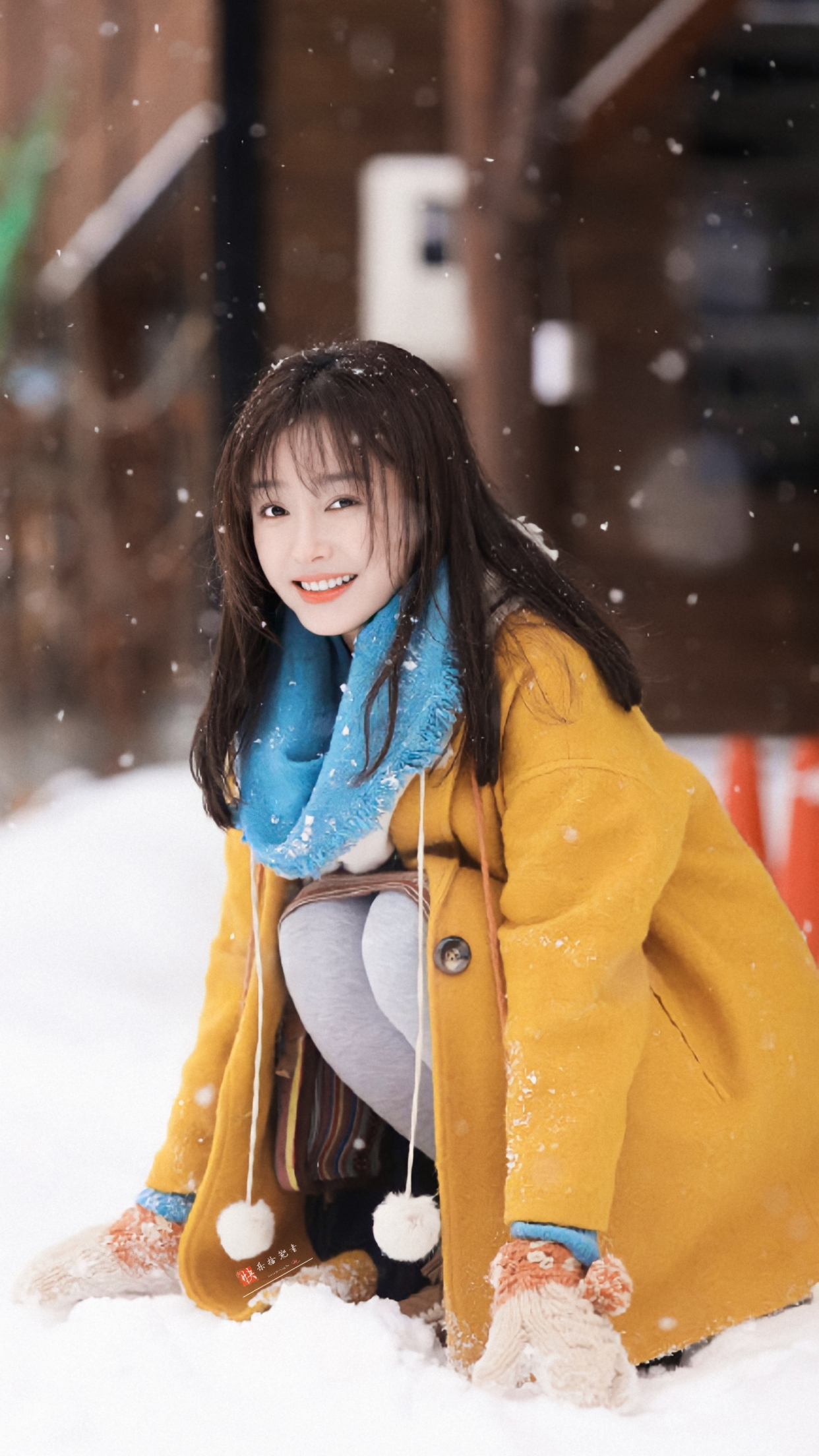 演员秦岚,生活照轻松休闲,礼服照惊艳美丽,你喜欢哪一款造型呢