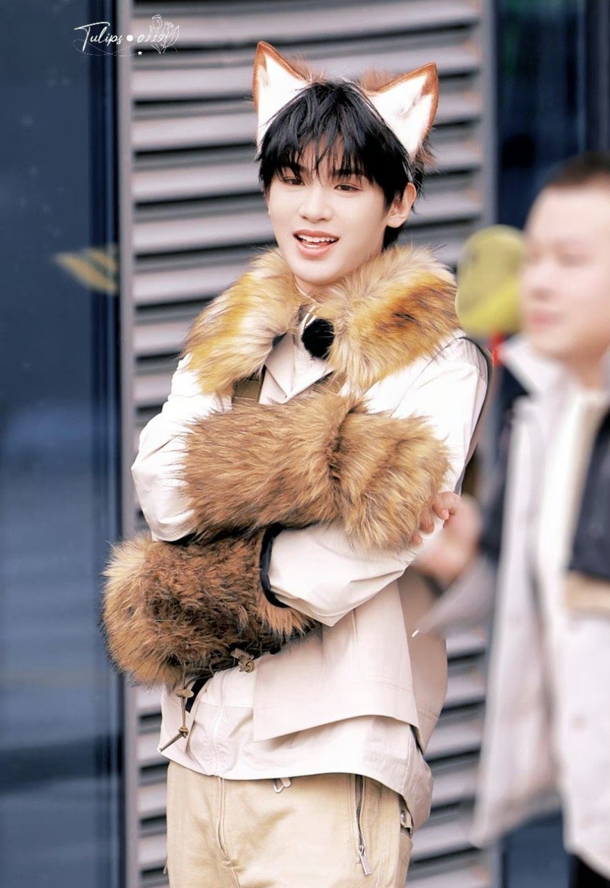 全员cos小动物造型路透~ 龚俊cos狐狸/黄景瑜cos雕/黄明昊cos狐狸