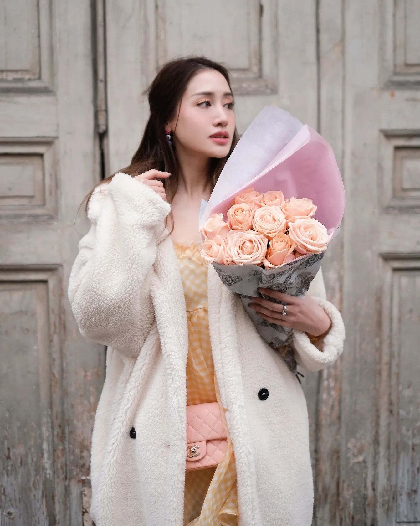 美女图集:泰星pim的时尚穿搭,魅力十足,真是美到心坎里