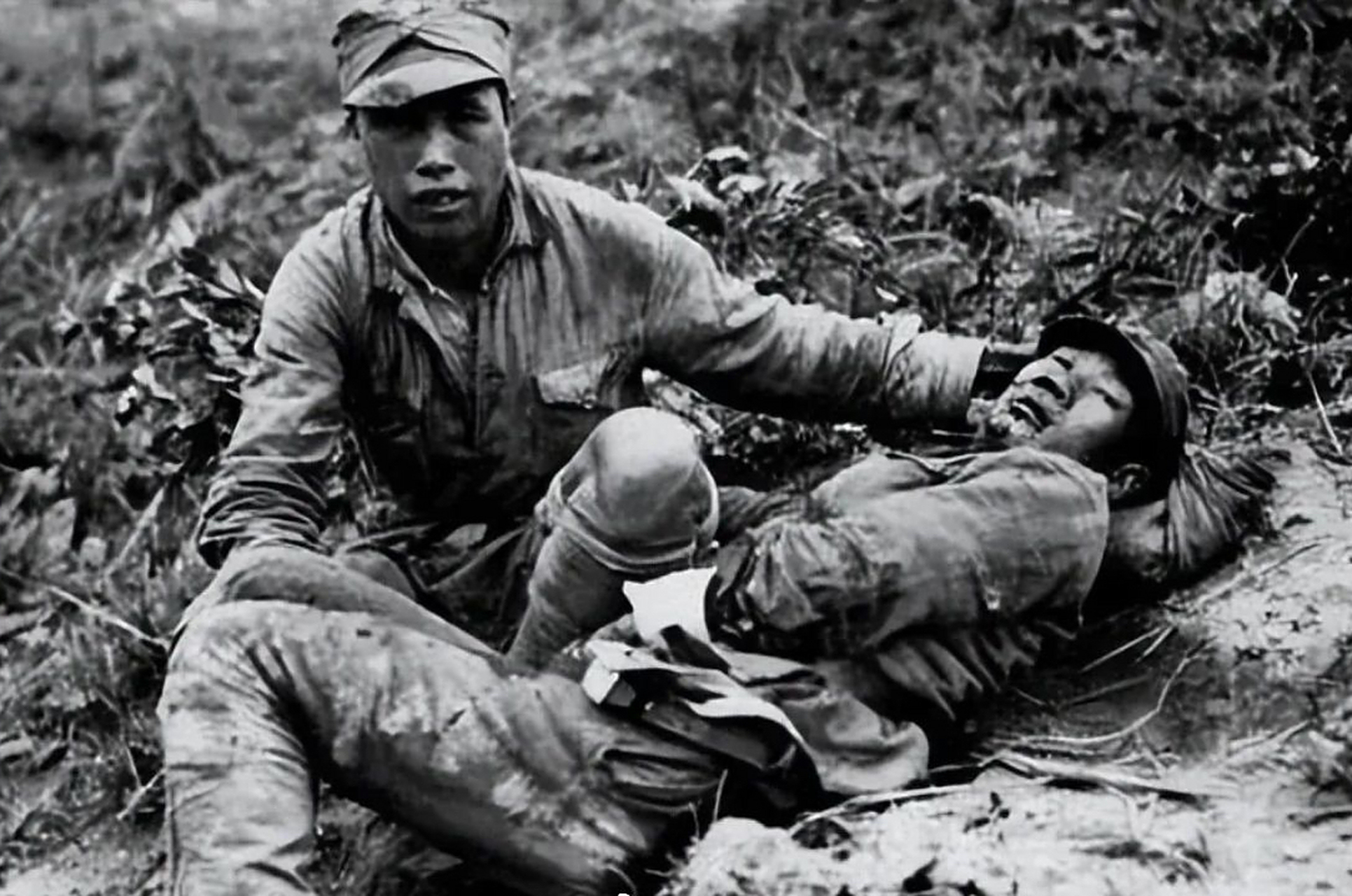 1941年,中条山战役中,负责阻击日军的川军团47军战士.