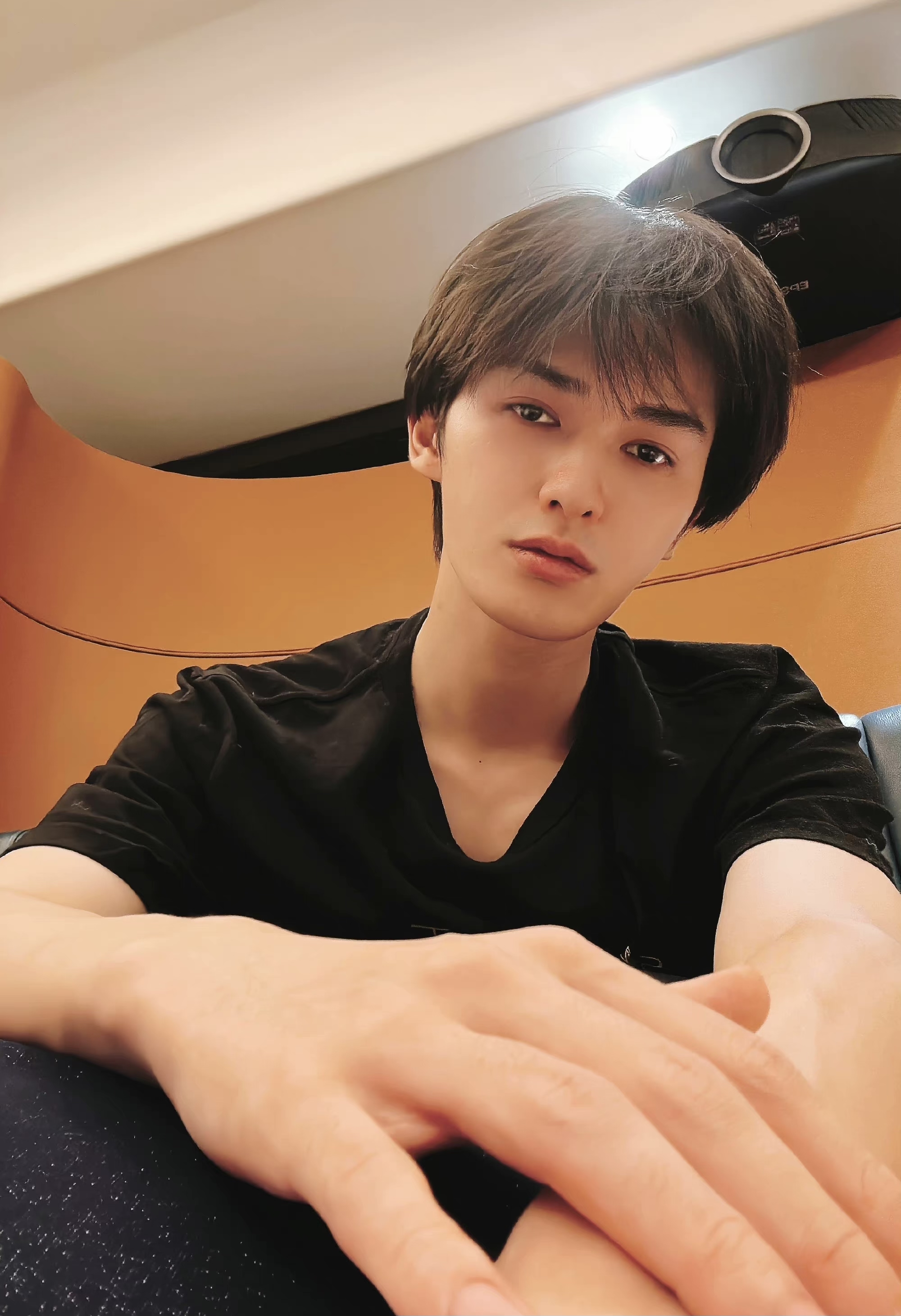 朱正庭晒自拍照